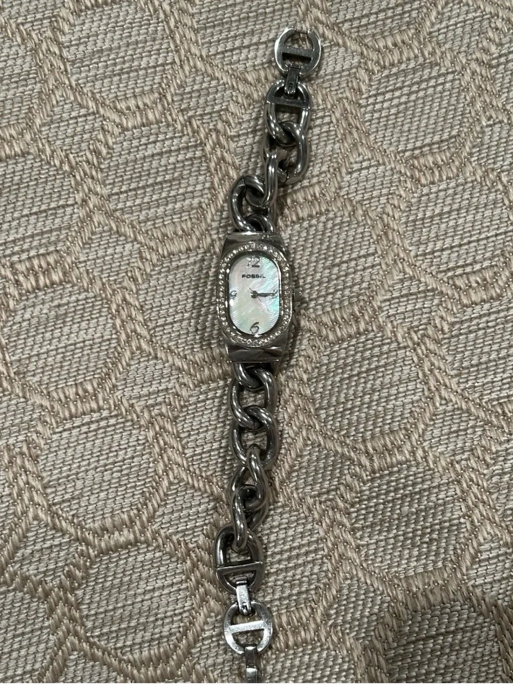 Marvelous Women’s Fossil Bracelet Style Watch with Mother of Pearl Face